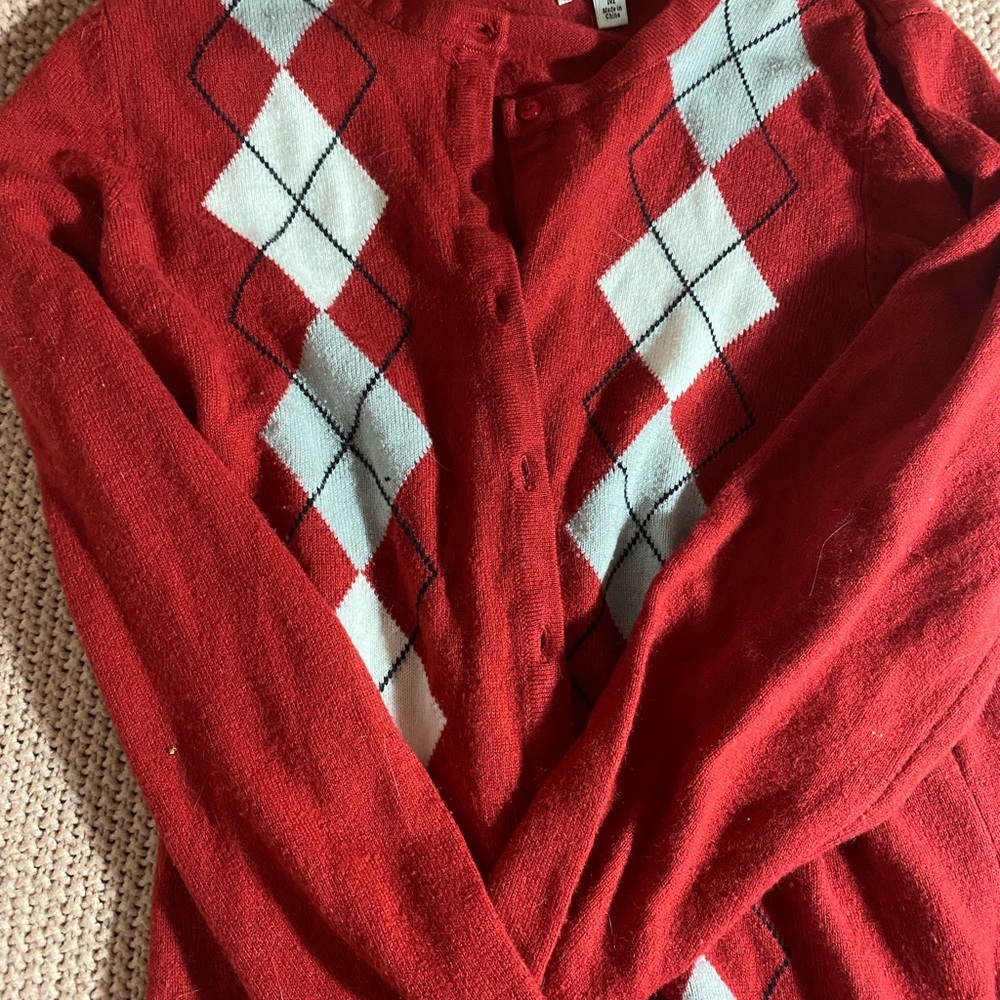 red patterend cardigan